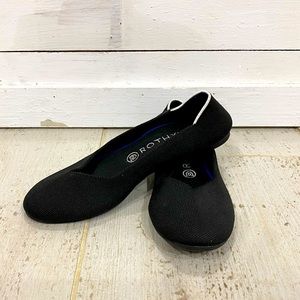 Roxy, Rounded-Toe, Classic Black, Size 9